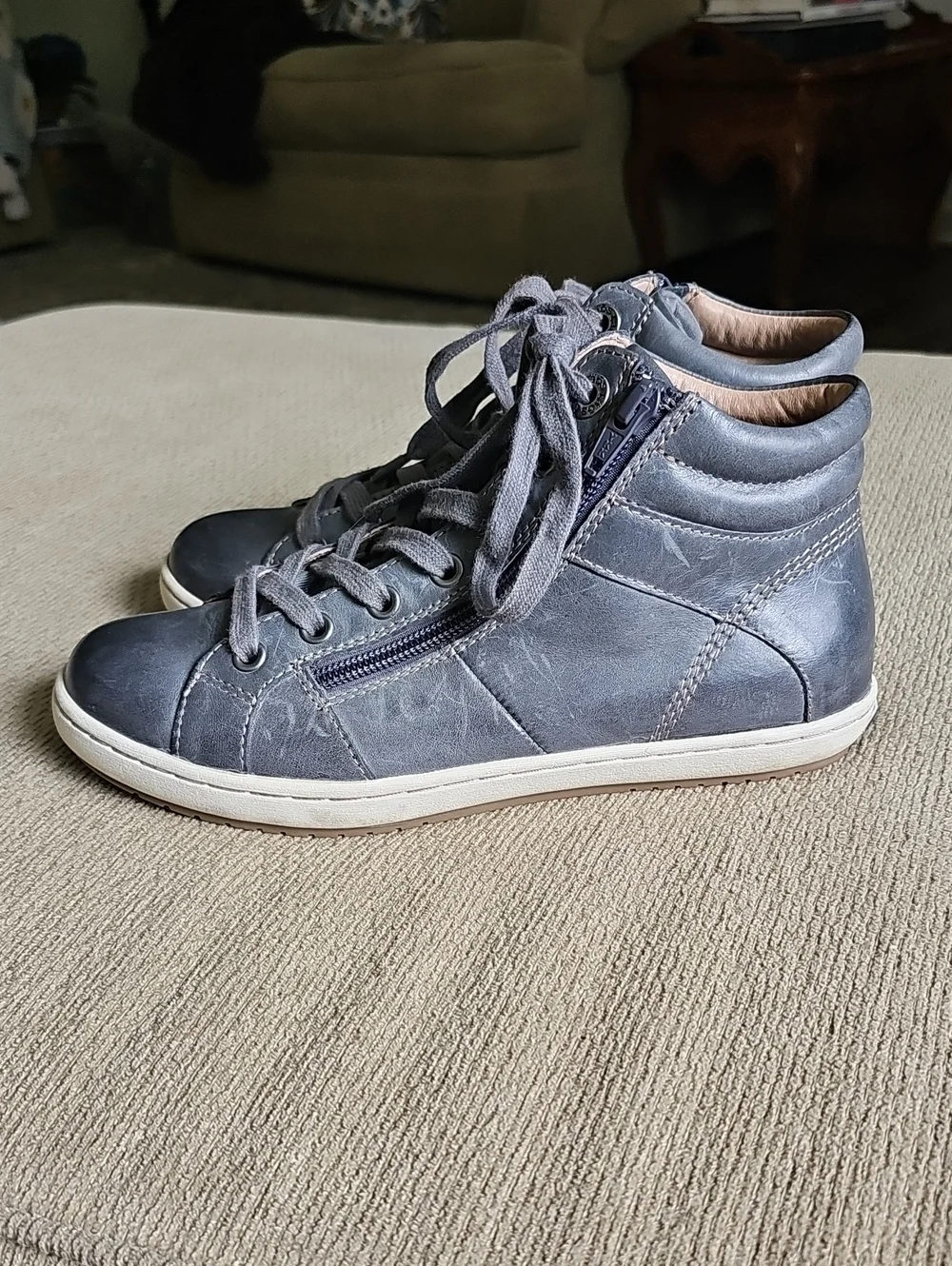 Taos, Leather Sneakers, Distressed, Insoles, Side Zipper, Gray, Womens Size 6.5